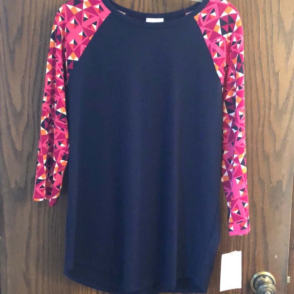 Lularoe Randy tee
